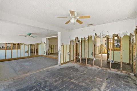 House in Englewood, Florida 2 bedrooms, 135.17 sq.m. № 1824132 - photo 15