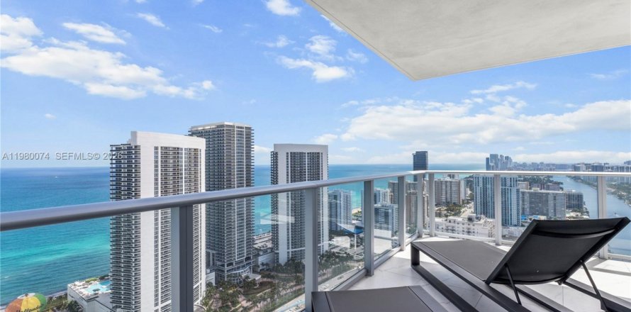 Condo in Hollywood, Florida, 2 bedrooms  № 2043261