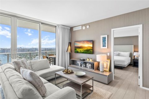 Condo in Hollywood, Florida, 2 bedrooms  № 2043261 - photo 9