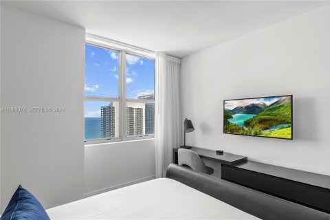 Condo in Hollywood, Florida, 2 bedrooms  № 2043261 - photo 13