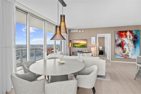 Condo in Hollywood, Florida, 2 bedrooms  № 2043261 - photo 8