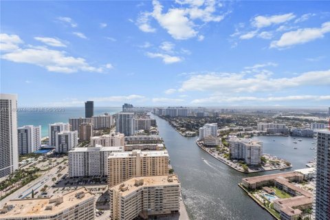 Condo in Hollywood, Florida, 2 bedrooms  № 2043261 - photo 5