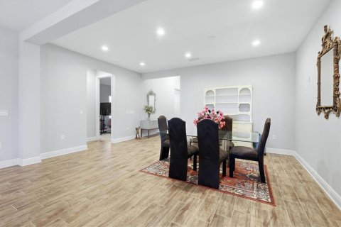 House in Parrish, Florida 4 bedrooms, 266.07 sq.m. № 2205449 - photo 9