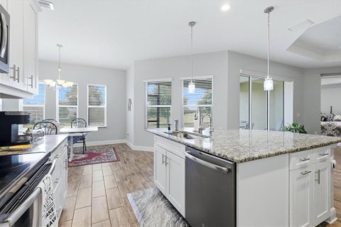 House in Parrish, Florida 4 bedrooms, 266.07 sq.m. № 2205449 - photo 25