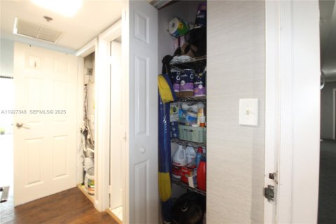 Condominio en venta en Aventura, Florida, 1 dormitorio, 84.82 m2 № 2034907 - foto 21