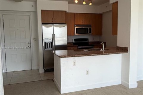 Condo in Hollywood, Florida, 1 bedroom  № 2088947 - photo 6