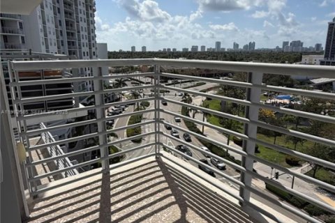 Condo in Hollywood, Florida, 1 bedroom  № 2088947 - photo 8