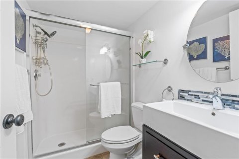 Condo in Vero Beach, Florida, 2 bedrooms  № 2402404 - photo 18
