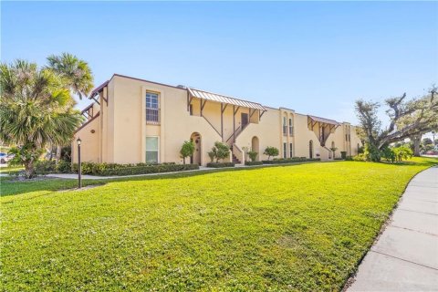Condo in Vero Beach, Florida, 2 bedrooms  № 2402404 - photo 23