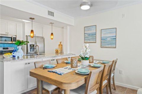 Condo in Vero Beach, Florida, 2 bedrooms  № 2402404 - photo 10