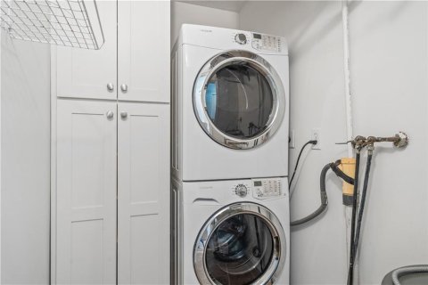 Condo in Vero Beach, Florida, 2 bedrooms  № 2402404 - photo 22
