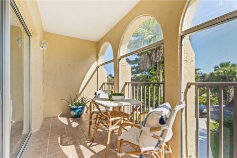Condo in Vero Beach, Florida, 2 bedrooms  № 2402404 - photo 15