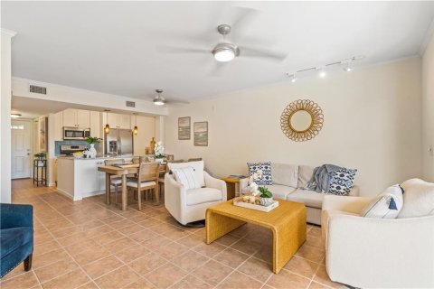 Condo in Vero Beach, Florida, 2 bedrooms  № 2402404 - photo 16