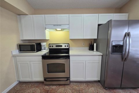 Villa ou maison à vendre à Kissimmee, Floride: 4 chambres, 207.17 m2 № 2299241 - photo 30