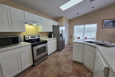 Villa ou maison à vendre à Kissimmee, Floride: 4 chambres, 207.17 m2 № 2299241 - photo 6