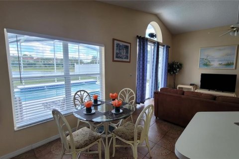 Villa ou maison à vendre à Kissimmee, Floride: 4 chambres, 207.17 m2 № 2299241 - photo 11
