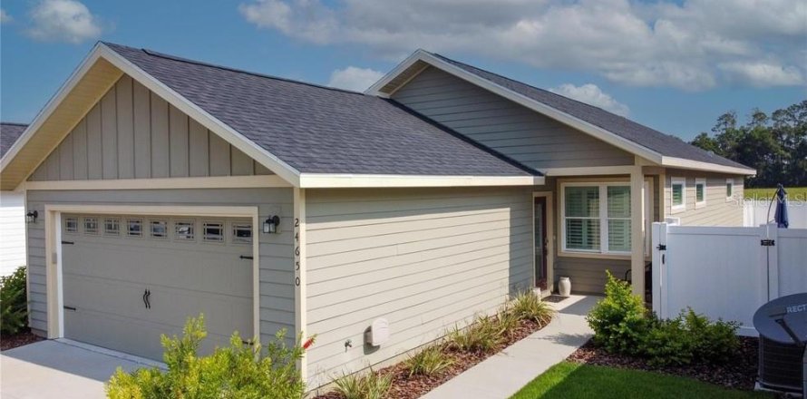 Casa en Newberry, Florida 3 dormitorios, 126.35 m2 № 2128140