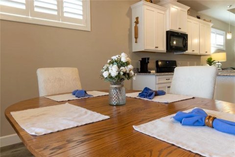Casa en venta en Newberry, Florida, 3 dormitorios, 126.35 m2 № 2128140 - foto 2