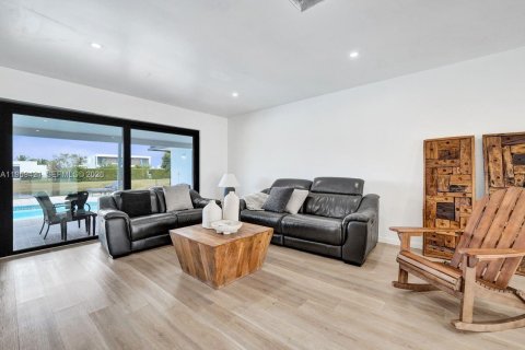 Купить виллу или дом в Уэстон, Флорида 4 спальни, 222.59м2, № 2019841 - фото 12