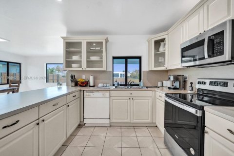 Купить виллу или дом в Уэстон, Флорида 4 спальни, 222.59м2, № 2019841 - фото 20