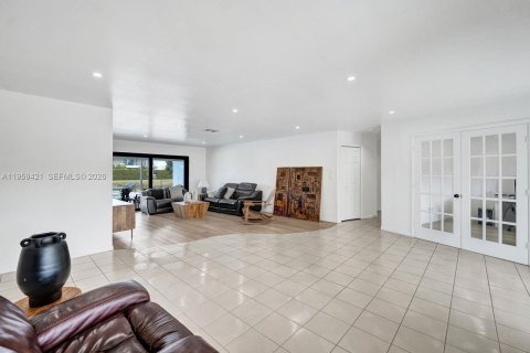 Купить виллу или дом в Уэстон, Флорида 4 спальни, 222.59м2, № 2019841 - фото 19
