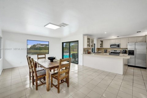 Купить виллу или дом в Уэстон, Флорида 4 спальни, 222.59м2, № 2019841 - фото 28