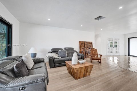 Купить виллу или дом в Уэстон, Флорида 4 спальни, 222.59м2, № 2019841 - фото 14