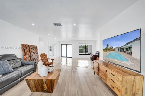 Купить виллу или дом в Уэстон, Флорида 4 спальни, 222.59м2, № 2019841 - фото 15