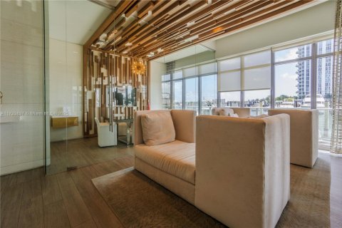 Condominio en venta en North Miami Beach, Florida, 2 dormitorios, 154.87 m2 № 2089249 - foto 24