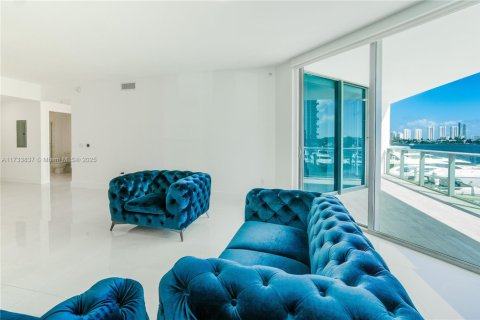 Condominio en venta en North Miami Beach, Florida, 2 dormitorios, 154.87 m2 № 2089249 - foto 19