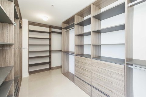 Condominio en venta en North Miami Beach, Florida, 2 dormitorios, 154.87 m2 № 2089249 - foto 15
