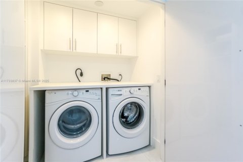 Condominio en venta en North Miami Beach, Florida, 2 dormitorios, 154.87 m2 № 2089249 - foto 23