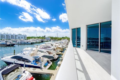 Condominio en venta en North Miami Beach, Florida, 2 dormitorios, 154.87 m2 № 2089249 - foto 4