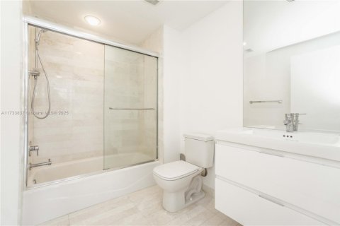 Condominio en venta en North Miami Beach, Florida, 2 dormitorios, 154.87 m2 № 2089249 - foto 22