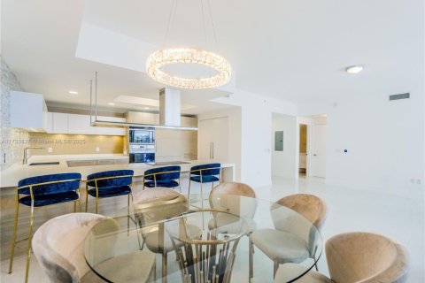 Condominio en venta en North Miami Beach, Florida, 2 dormitorios, 154.87 m2 № 2089249 - foto 16