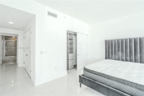 Condominio en venta en North Miami Beach, Florida, 2 dormitorios, 154.87 m2 № 2089249 - foto 21