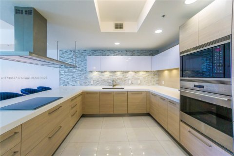 Condominio en venta en North Miami Beach, Florida, 2 dormitorios, 154.87 m2 № 2089249 - foto 8