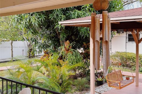 Снять в аренду виллу или дом в Майами, Флорида 1 спальня, 59.46м2, № 1949087 - фото 10