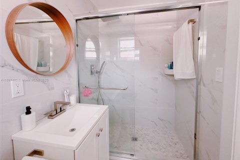Снять в аренду виллу или дом в Майами, Флорида 1 спальня, 59.46м2, № 1949087 - фото 8