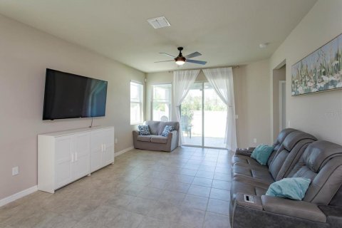 House in Clermont, Florida 3 bedrooms, 139.54 sq.m. № 1625523 - photo 12
