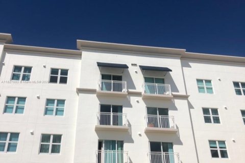 Condo in Coral Gables, Florida, 1 bedroom  № 1799578 - photo 19