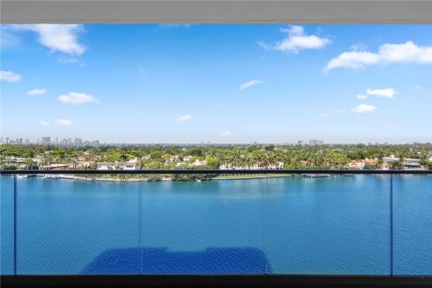 Condo in Miami Beach, Florida, 5 bedrooms  № 1971331 - photo 30