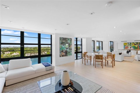 Condo in Miami Beach, Florida, 5 bedrooms  № 1971331 - photo 14