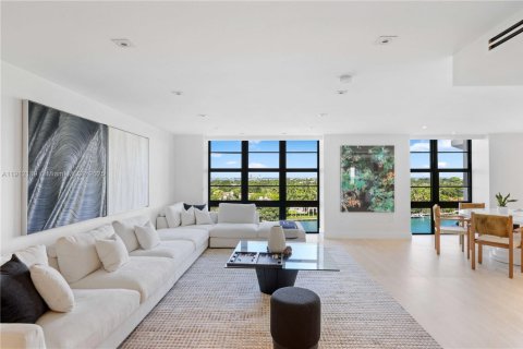 Condo in Miami Beach, Florida, 5 bedrooms  № 1971331 - photo 13