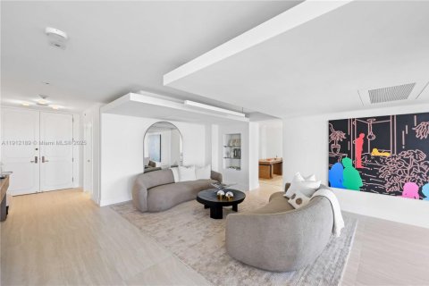 Condo in Miami Beach, Florida, 5 bedrooms  № 1971331 - photo 24