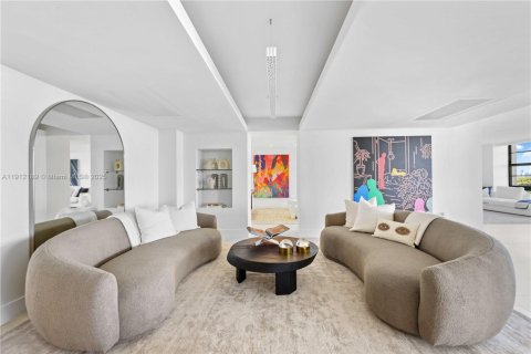 Condo in Miami Beach, Florida, 5 bedrooms  № 1971331 - photo 25