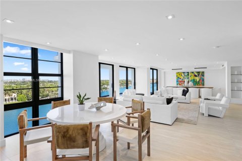 Condo in Miami Beach, Florida, 5 bedrooms  № 1971331 - photo 15