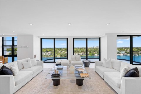 Condo in Miami Beach, Florida, 5 bedrooms  № 1971331 - photo 3