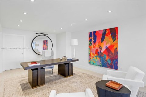 Condo in Miami Beach, Florida, 5 bedrooms  № 1971331 - photo 17