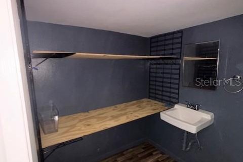 Commercial property in New Smyrna Beach, Florida № 1901687 - photo 8